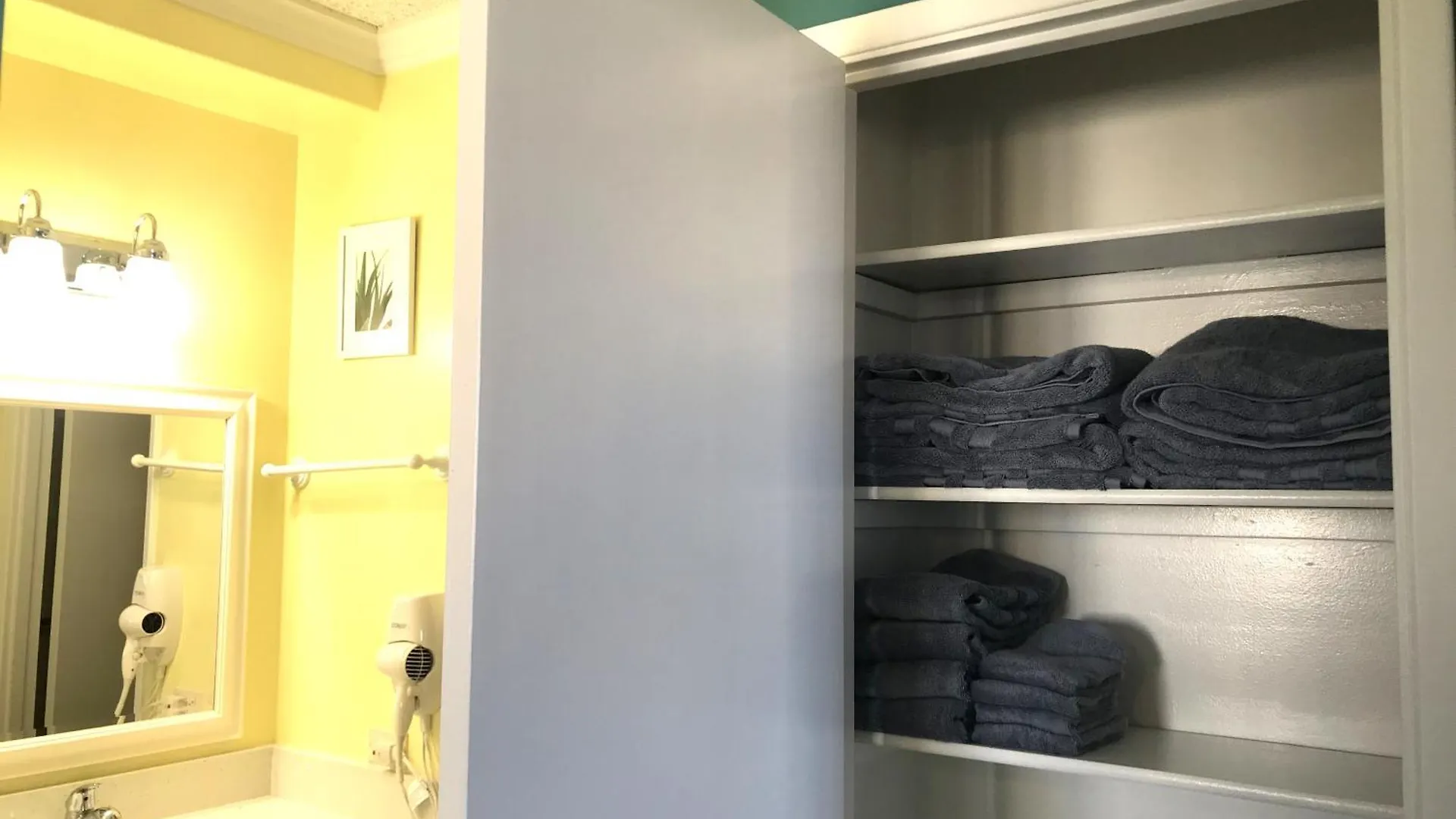Royal Kuhio 1812 - 1Br With Partial Ocean View In The Heart Of Waikiki With Free Parking! Villa Honolulu Holiday home