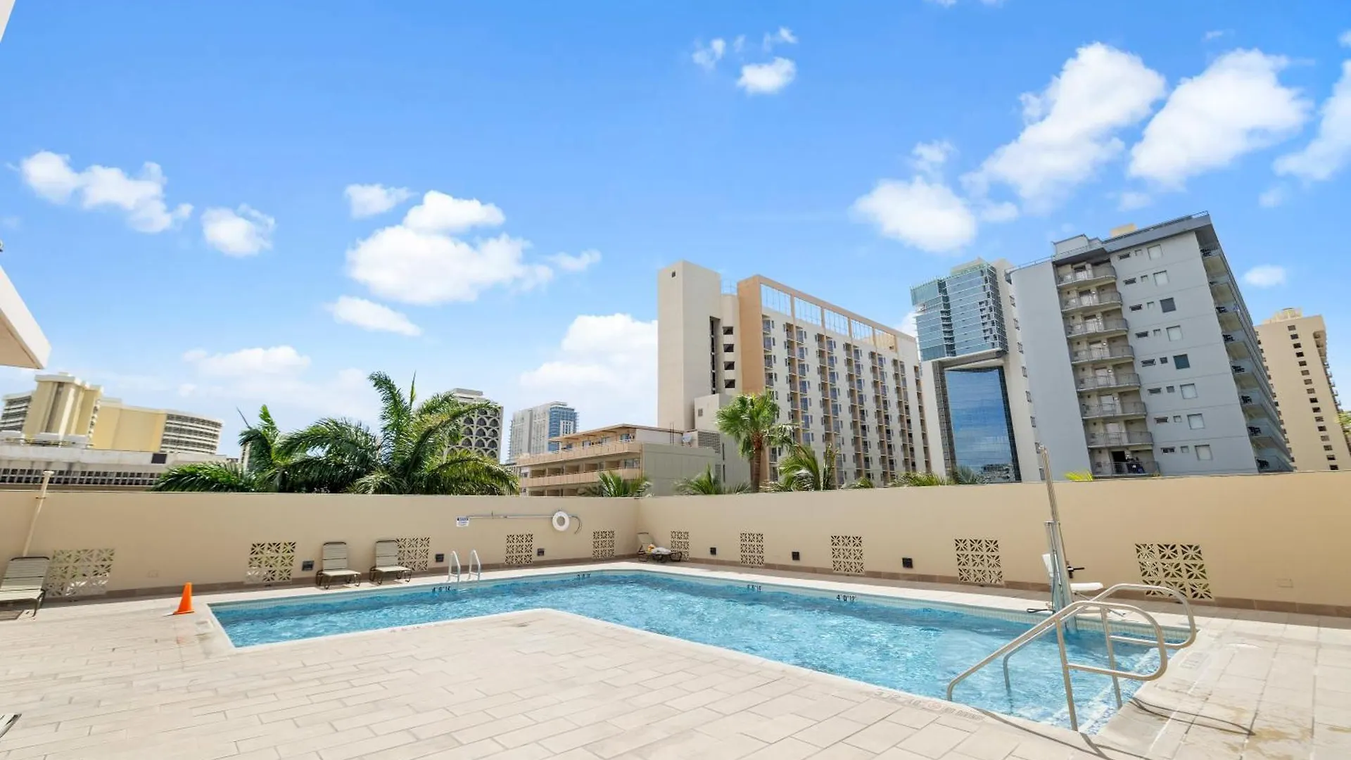 Holiday home Royal Kuhio 1812 - 1Br With Partial Ocean View In The Heart Of Waikiki With Free Parking! Villa Honolulu